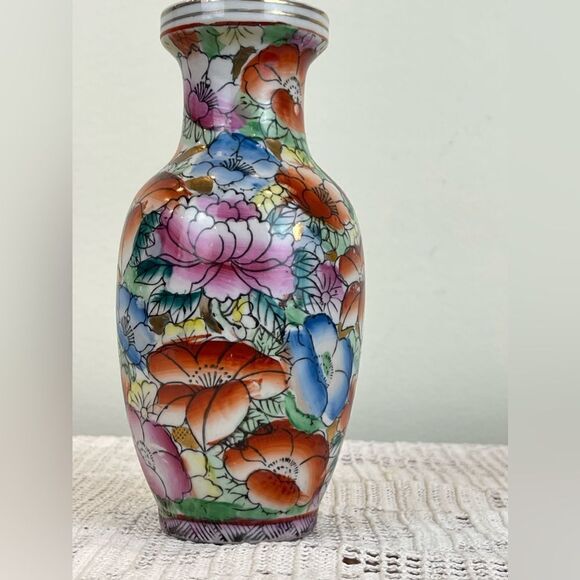 Vintage floral Asian themed small vase || Vintage vase floral || Asian vase - Picture 10 of 11